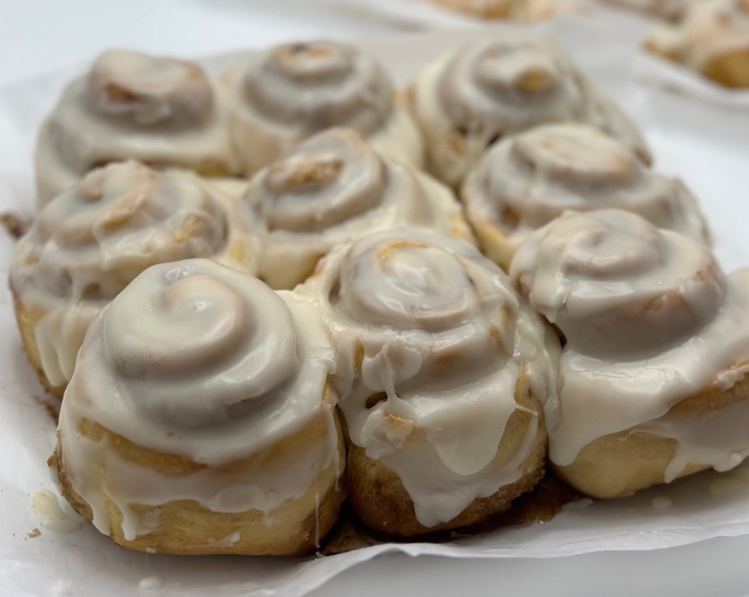 Cinnamon Rolls in Visalia 9 Pack Perfect Size